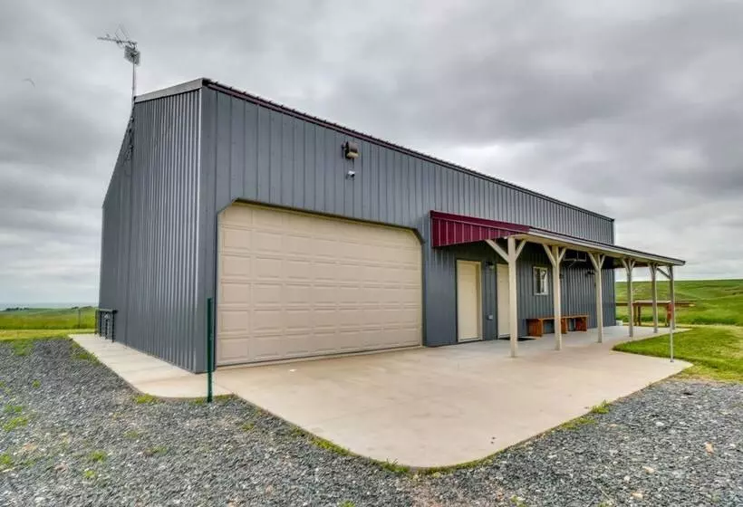 Secluded Nebraska Getaway: 4 Mi To Lake Mcconaughy