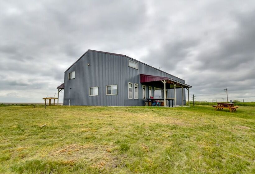 Secluded Nebraska Getaway: 4 Mi To Lake Mcconaughy