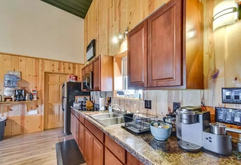 Secluded Nebraska Getaway: 4 Mi To Lake Mcconaughy