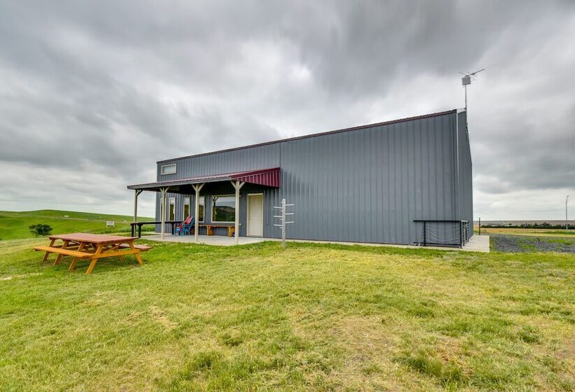 Secluded Nebraska Getaway: 4 Mi To Lake Mcconaughy