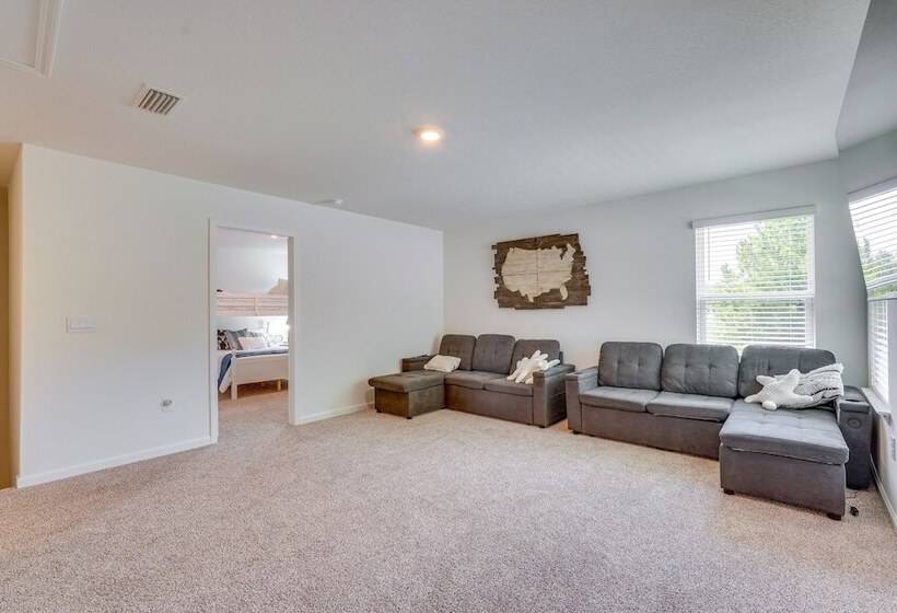 Spacious Freeport Home W/ Deck & 2 Living Areas!