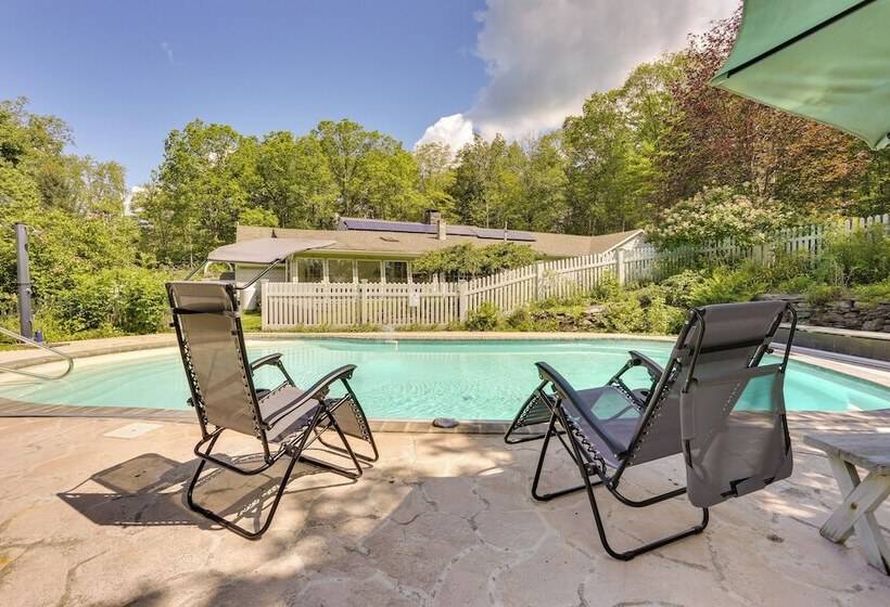 Sparrow Bush Retreat W/ Pool & Screened Porch