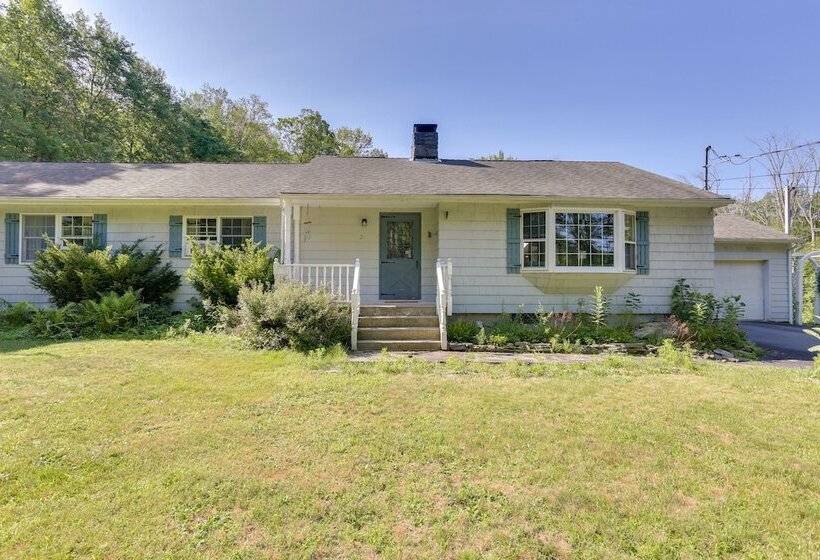 Sparrow Bush Retreat W/ Pool & Screened Porch