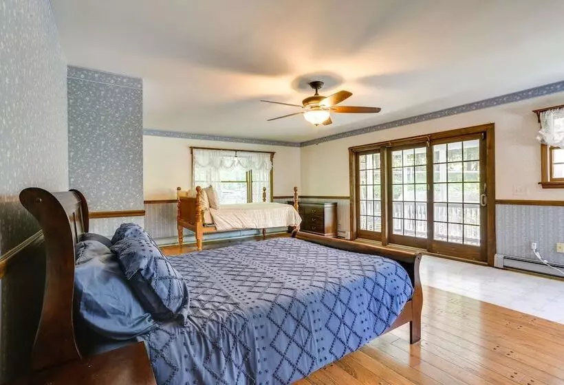 Sparrow Bush Retreat W/ Pool & Screened Porch