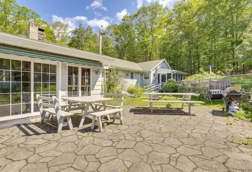 Sparrow Bush Retreat W/ Pool & Screened Porch