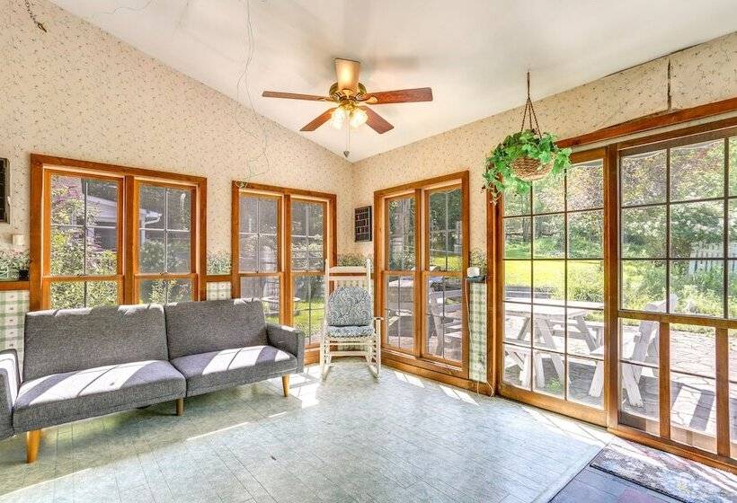 Sparrow Bush Retreat W/ Pool & Screened Porch