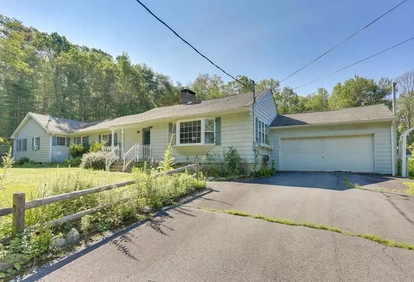 Sparrow Bush Retreat W/ Pool & Screened Porch