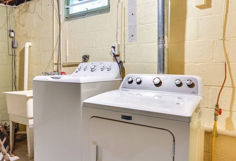 Sparrow Bush Retreat W/ Pool & Screened Porch