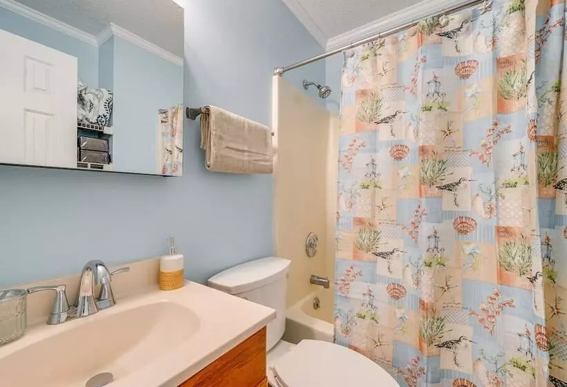 Sun & Surf  Oak Island Home, Steps To Beach!