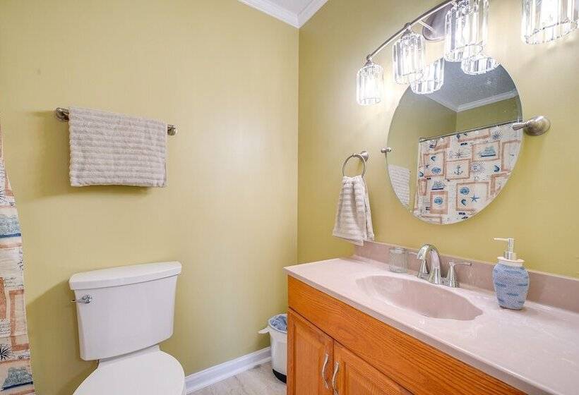 Sun & Surf  Oak Island Home, Steps To Beach!