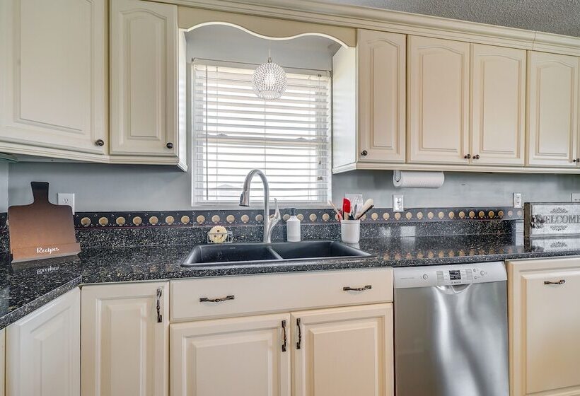 Sun & Surf  Oak Island Home, Steps To Beach!