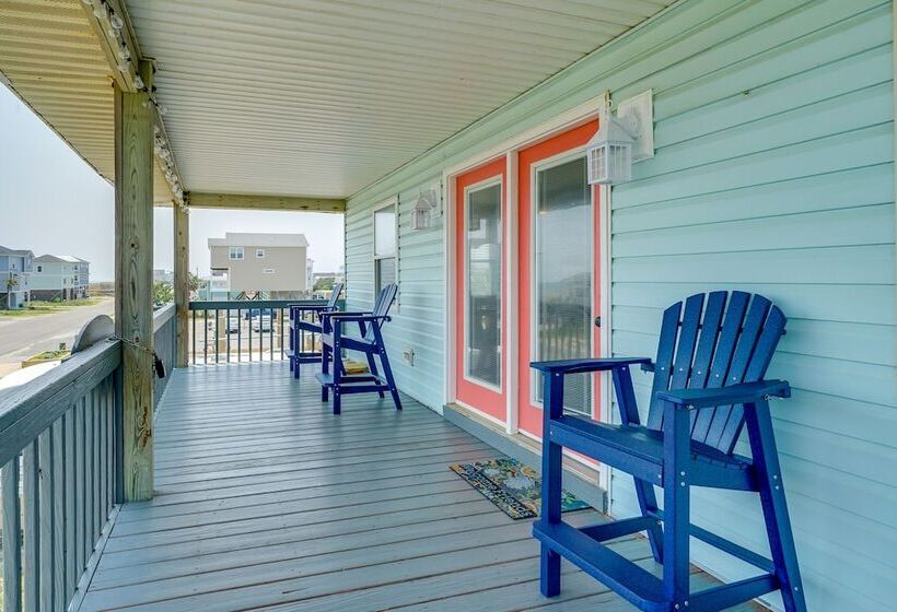 Sun & Surf  Oak Island Home, Steps To Beach!