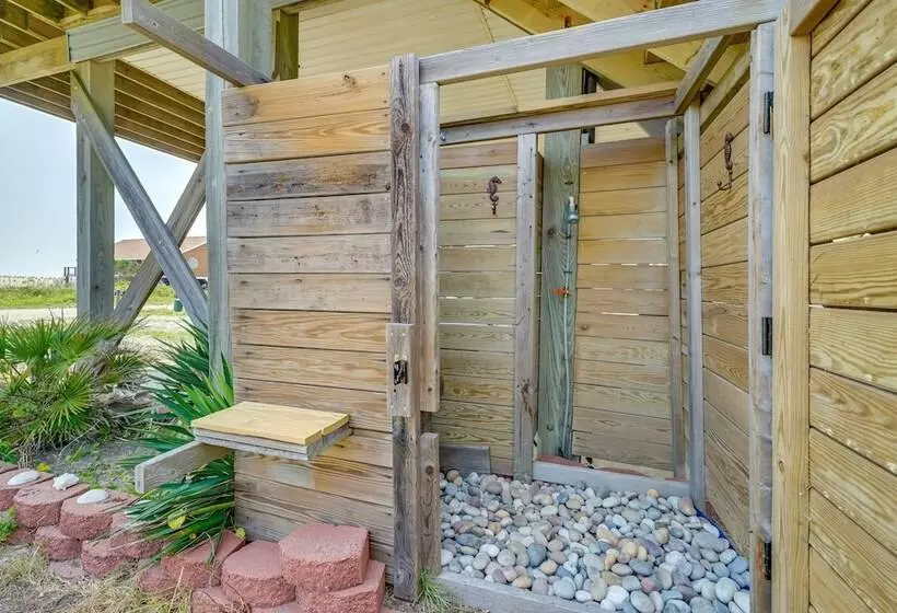 Sun & Surf  Oak Island Home, Steps To Beach!