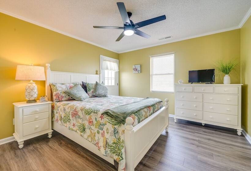 Sun & Surf  Oak Island Home, Steps To Beach!