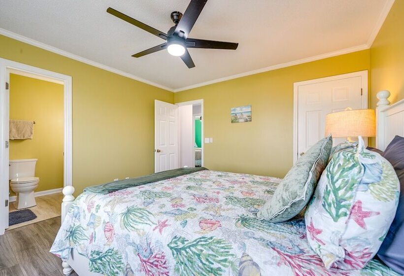 Sun & Surf  Oak Island Home, Steps To Beach!