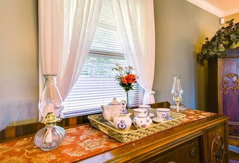 The Travis House At Lantern Springs  On Farm!