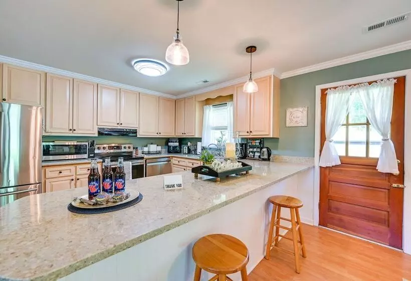 The Travis House At Lantern Springs  On Farm!