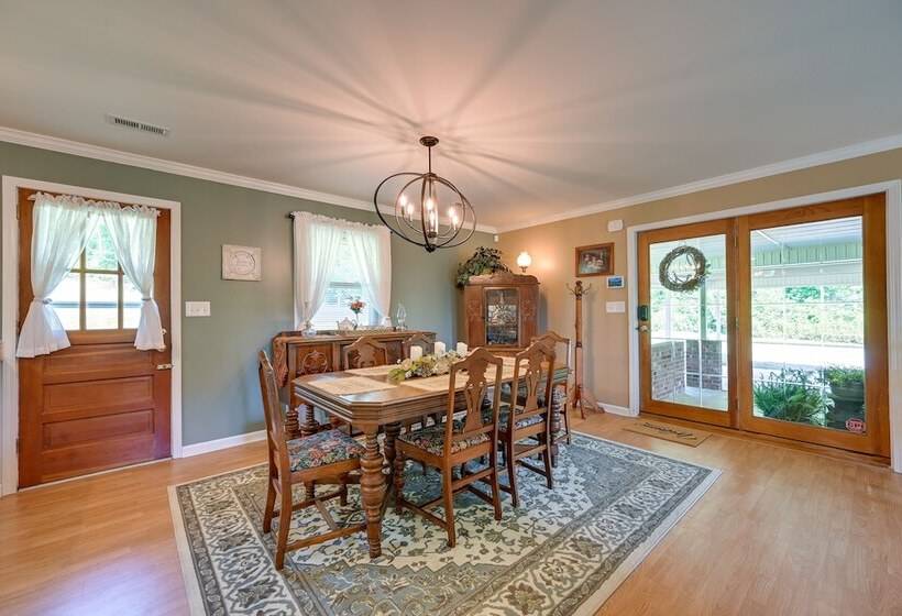 The Travis House At Lantern Springs On Farm!