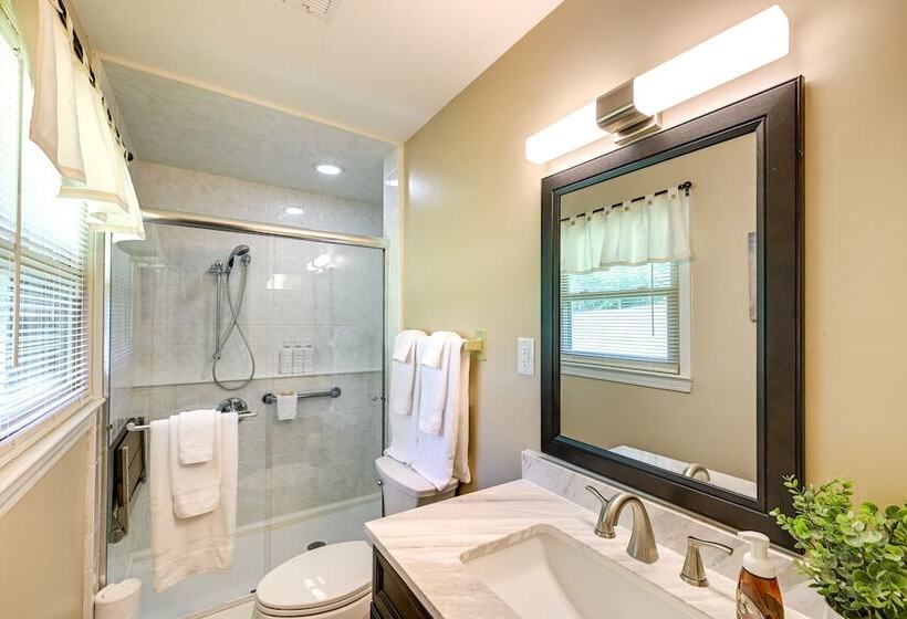 The Travis House At Lantern Springs On Farm!