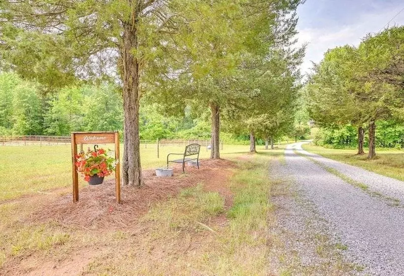 The Travis House At Lantern Springs  On Farm!