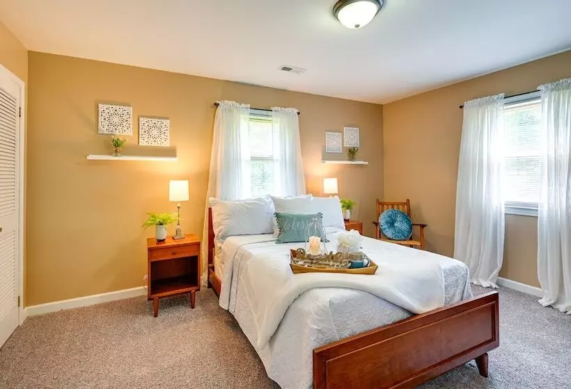 The Travis House At Lantern Springs  On Farm!