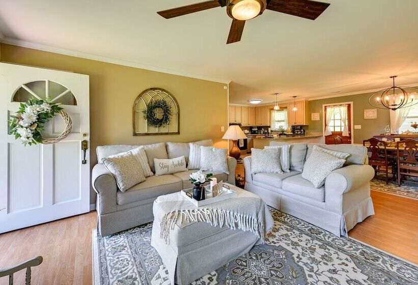 The Travis House At Lantern Springs On Farm!