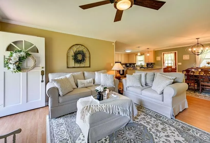 The Travis House At Lantern Springs  On Farm!