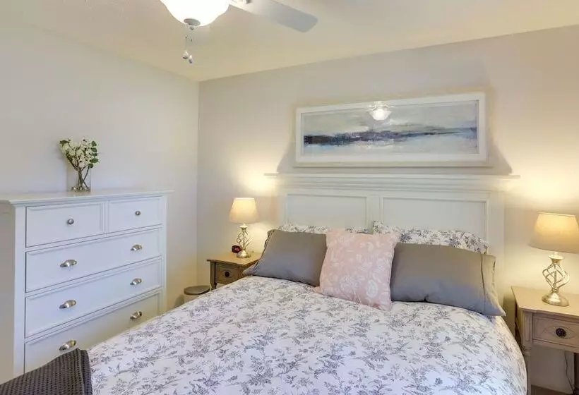 Three Oaks Home W/ Guest House   8 Mi To Beach!