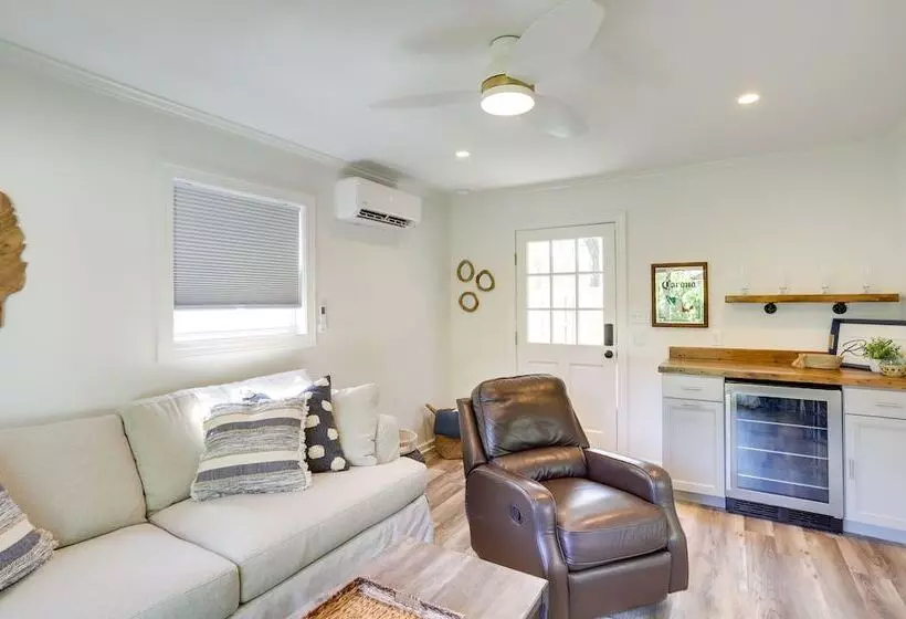 Three Oaks Home W/ Guest House   8 Mi To Beach!