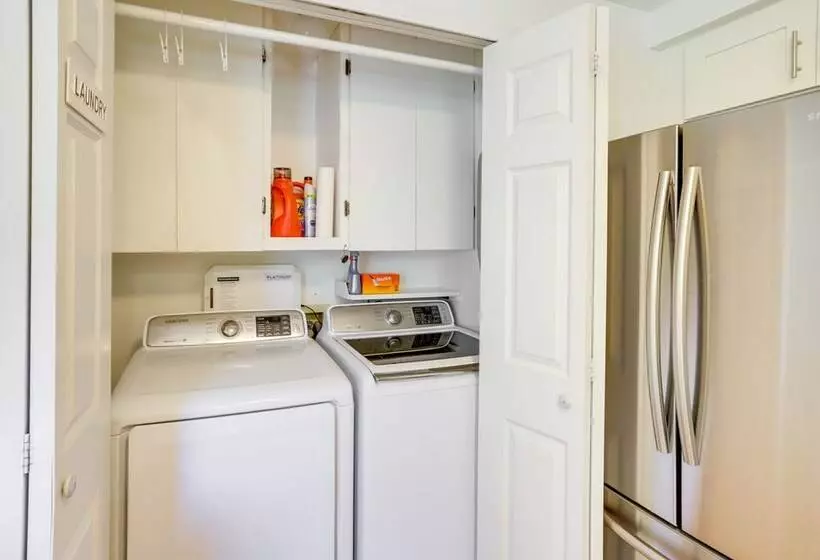 Three Oaks Home W/ Guest House   8 Mi To Beach!