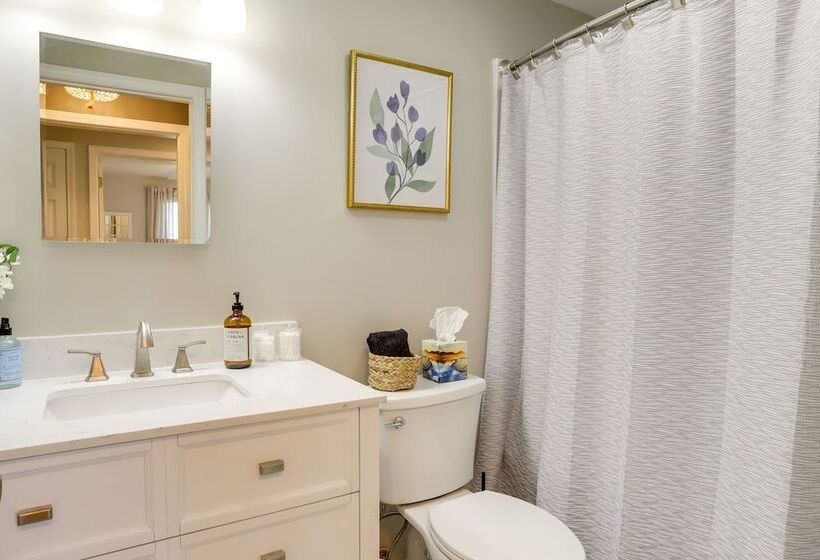 Three Oaks Home W/ Guest House 8 Mi To Beach!