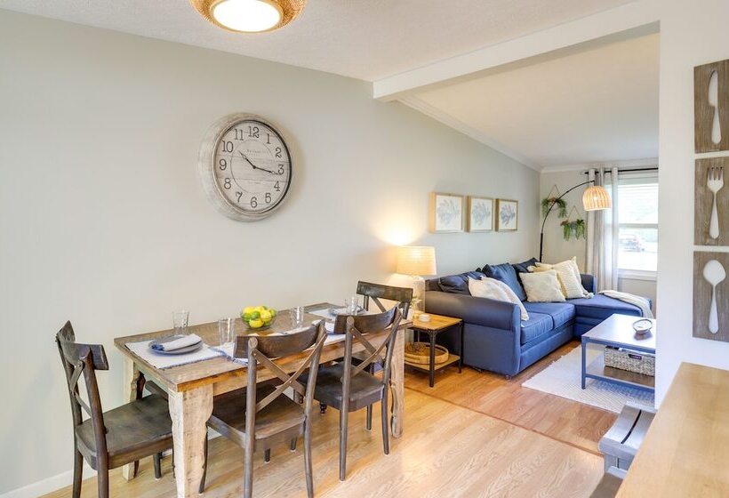 Three Oaks Home W/ Guest House 8 Mi To Beach!