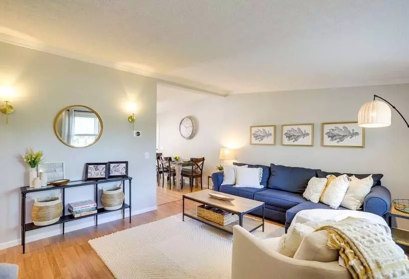 Three Oaks Home W/ Guest House   8 Mi To Beach!