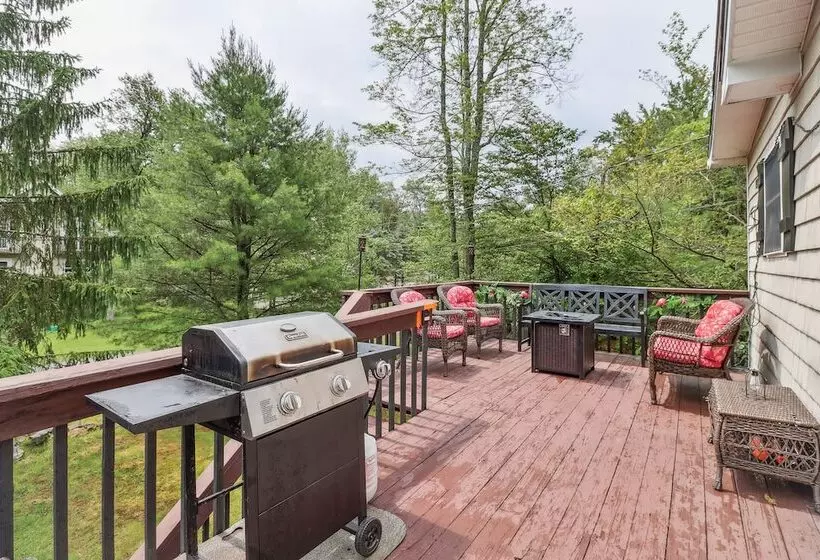 Tobyhanna Home W/ Fire Pits   9 Mi To Kalahari!