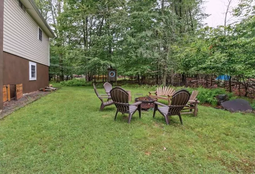 Tobyhanna Home W/ Fire Pits   9 Mi To Kalahari!