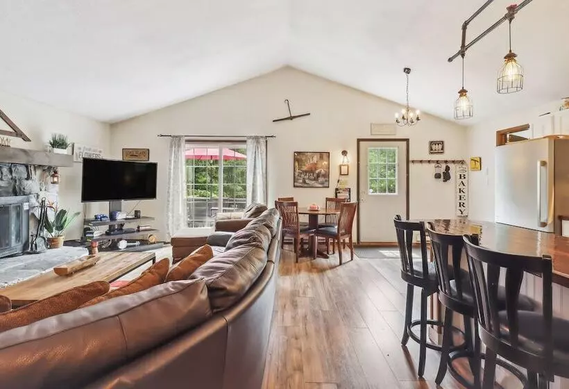 Tobyhanna Home W/ Fire Pits   9 Mi To Kalahari!