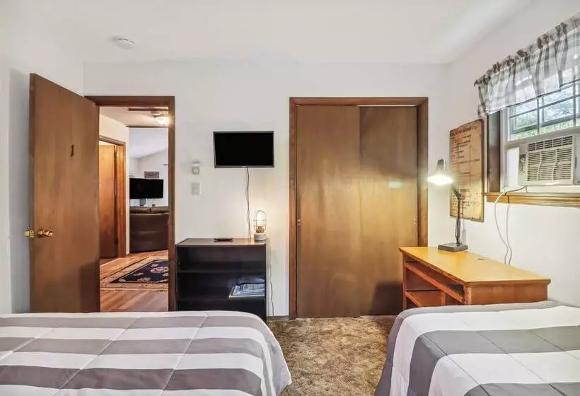 Tobyhanna Home W/ Fire Pits   9 Mi To Kalahari!