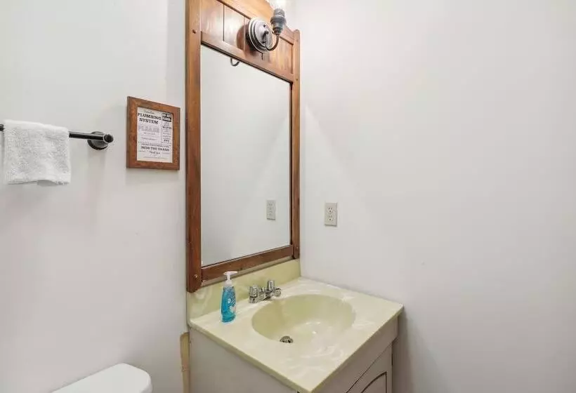 Tobyhanna Home W/ Fire Pits   9 Mi To Kalahari!