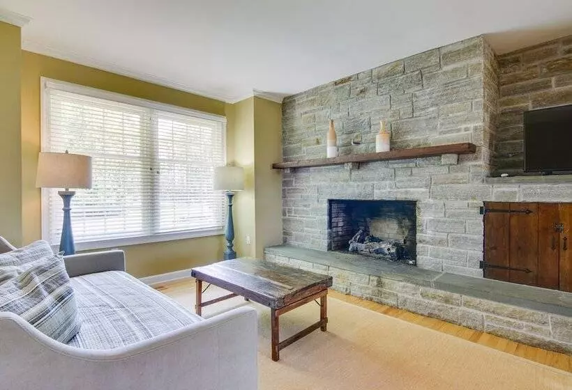 Waterfront Cambridge Gem W/ Hot Tub, Pool & Dock!