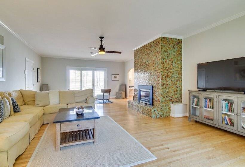 Waterfront Cambridge Gem W/ Hot Tub, Pool & Dock!