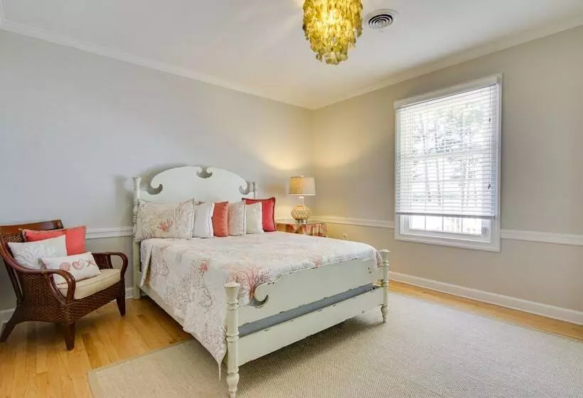 Waterfront Cambridge Gem W/ Hot Tub, Pool & Dock!