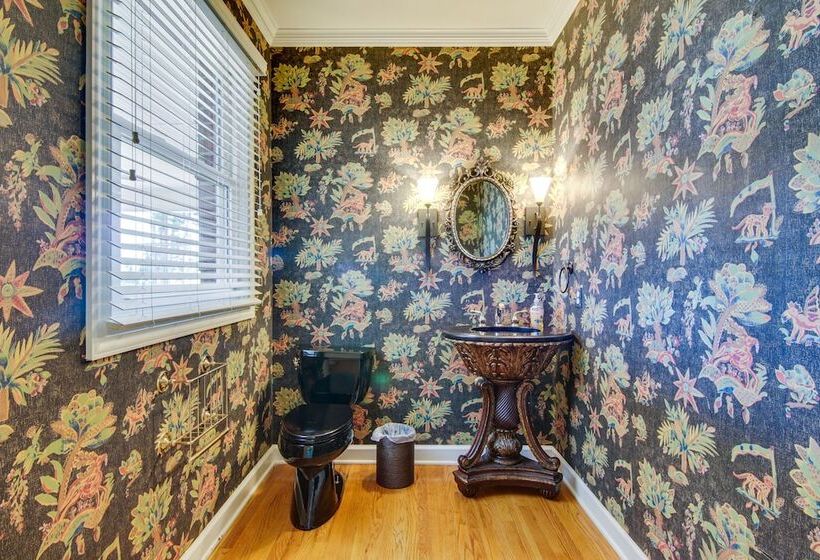 Waterfront Cambridge Gem W/ Hot Tub, Pool & Dock!