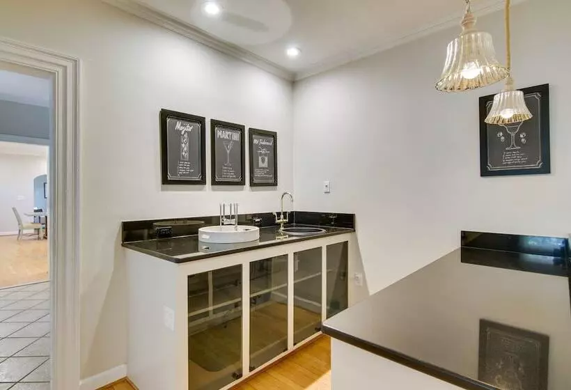 Waterfront Cambridge Gem W/ Hot Tub, Pool & Dock!