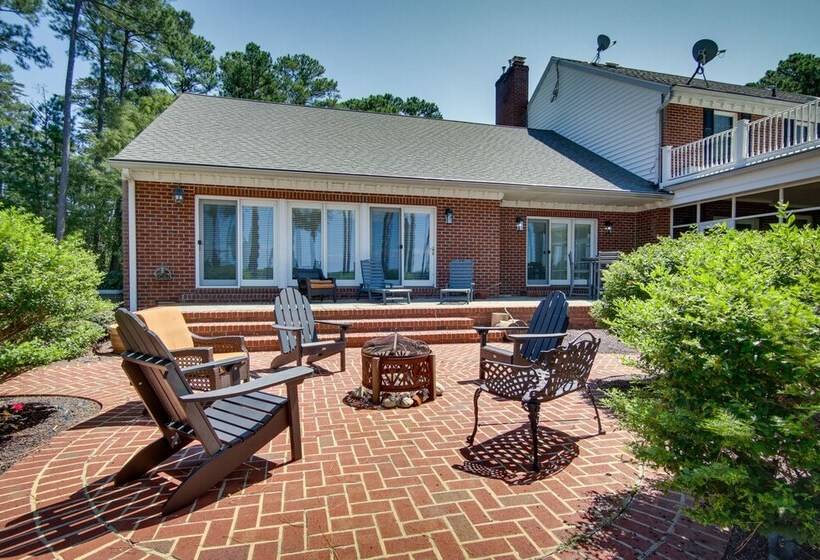 Waterfront Cambridge Gem W/ Hot Tub, Pool & Dock!