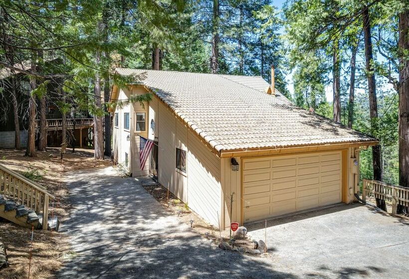Airy Arnold Cabin Stay W/ Deck + Mountain Views!