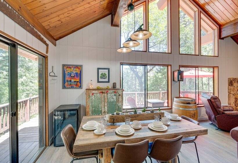 Airy Arnold Cabin Stay W/ Deck + Mountain Views!