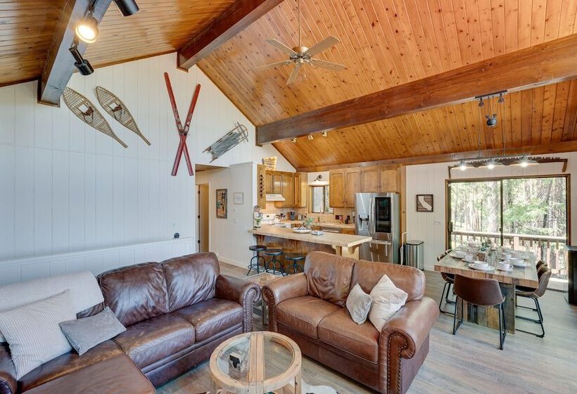 Airy Arnold Cabin Stay W/ Deck + Mountain Views!