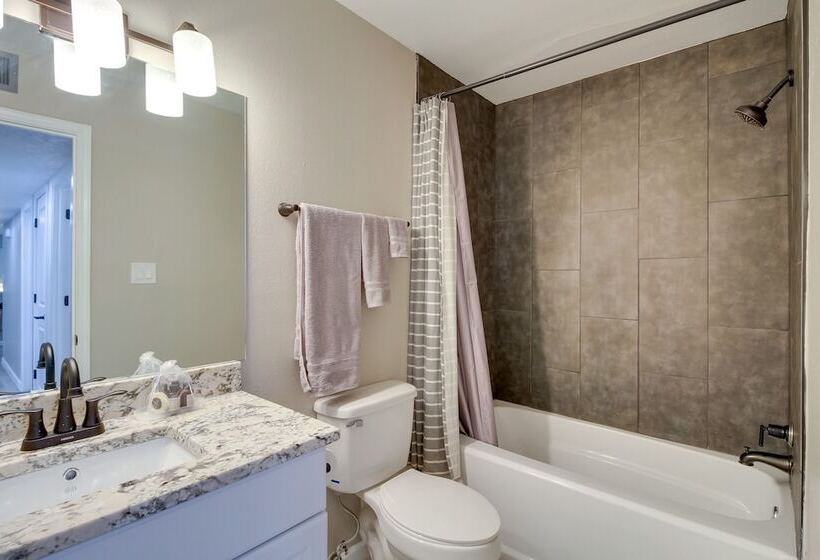 Albuquerque Oasis: Pool, Hot Tub & Putting Green!