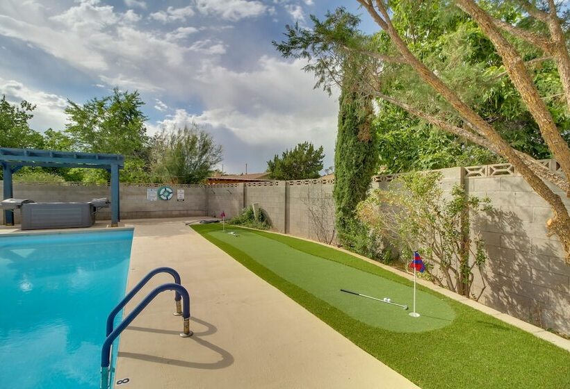 Albuquerque Oasis: Pool, Hot Tub & Putting Green!