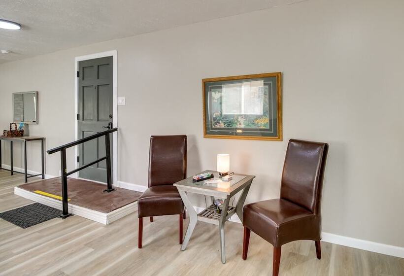 Albuquerque Oasis: Pool, Hot Tub & Putting Green!